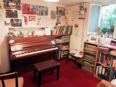 learn to play piano in Bristol